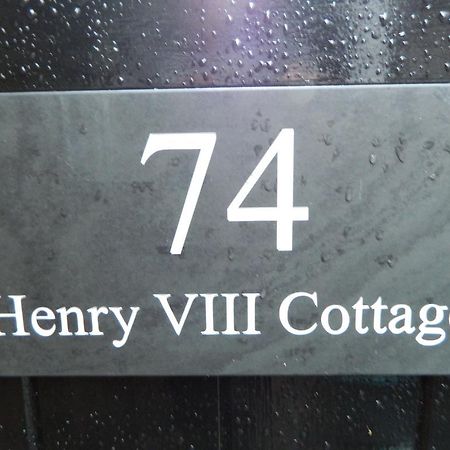 Henry VIII Cottage In The Heart Of Henley Exterior foto