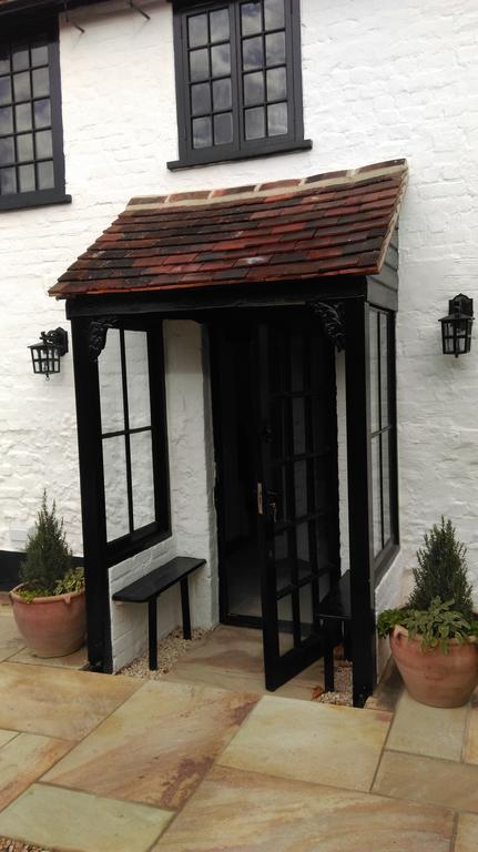 Henry VIII Cottage In The Heart Of Henley Exterior foto