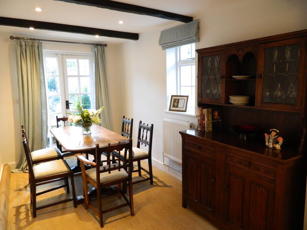 Henry VIII Cottage In The Heart Of Henley Exterior foto